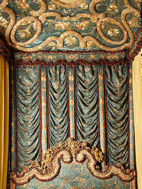 ‘What tone is salmon-coloured? Interpreting documentation in historic textile furnishing schemes’ by Annabel Westman